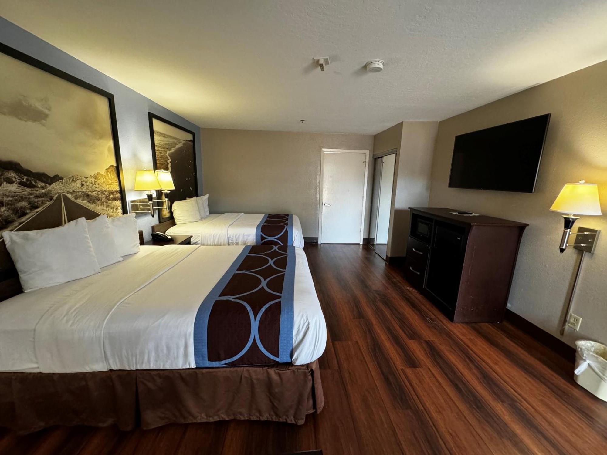 Super 8 By Wyndham Houston Webster Nasa Ξενοδοχείο Εξωτερικό φωτογραφία