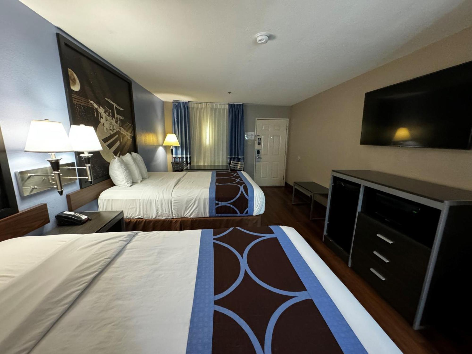 Super 8 By Wyndham Houston Webster Nasa Ξενοδοχείο Εξωτερικό φωτογραφία